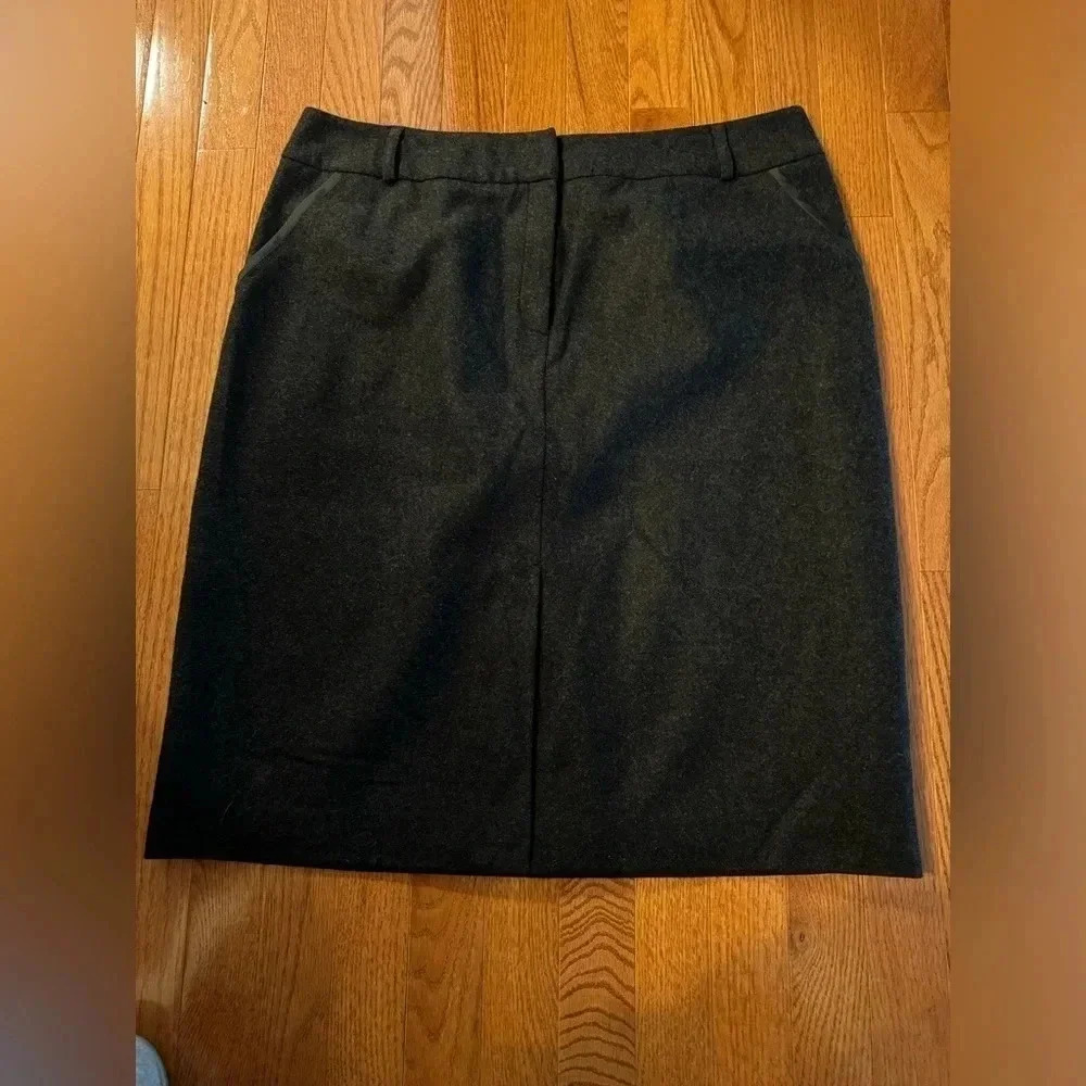 Nine & Company women’s Size 16 gray wool blend midi pencil‎ skirt business